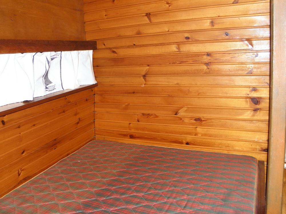 Aft cabin, Accommodation